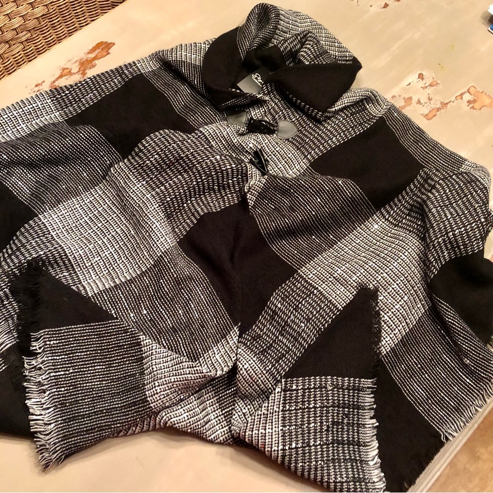 Toggle button long poncho